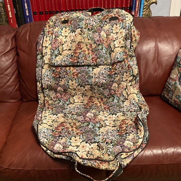 JENNIE VAUGHN DESIGN set of 3 floral heavy tapestry luggage. $330 - Picture 7 of 15